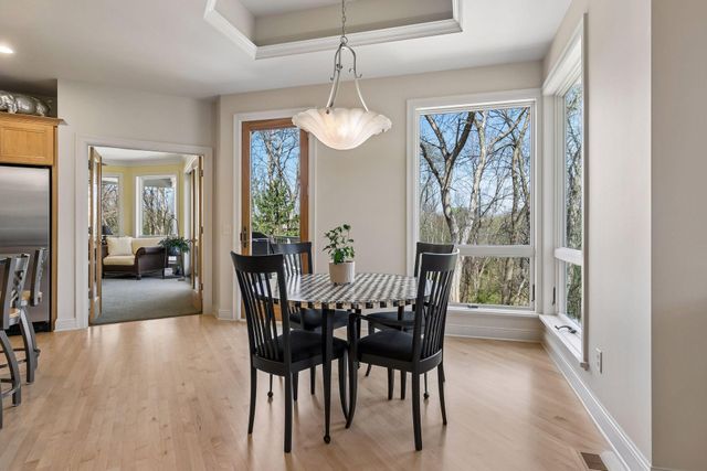 23171 Woodland Ridge Drive, Lakeville, MN 55044