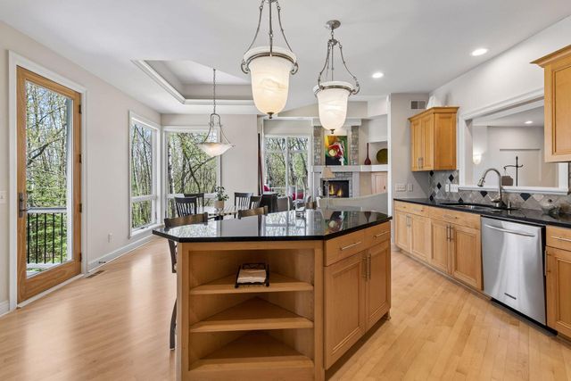 23171 Woodland Ridge Drive, Lakeville, MN 55044