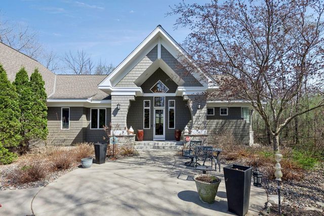 23171 Woodland Ridge Drive, Lakeville, MN 55044