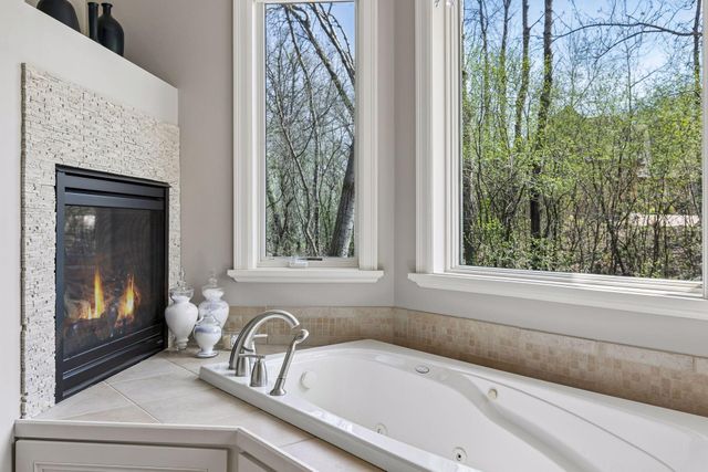 23171 Woodland Ridge Drive, Lakeville, MN 55044