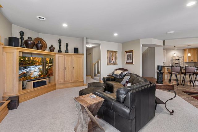 23171 Woodland Ridge Drive, Lakeville, MN 55044