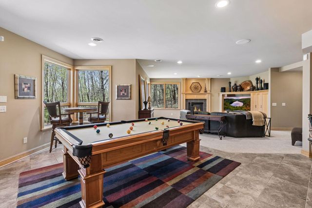 23171 Woodland Ridge Drive, Lakeville, MN 55044