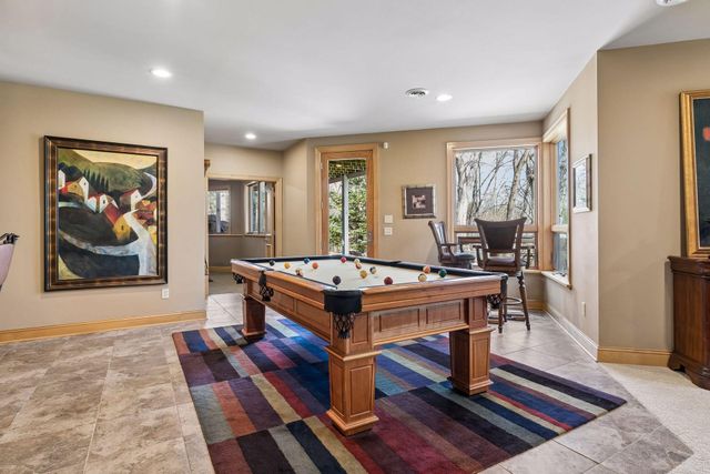 23171 Woodland Ridge Drive, Lakeville, MN 55044