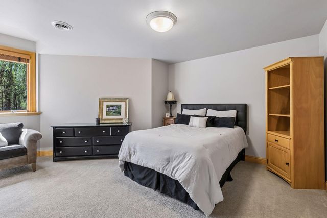 23171 Woodland Ridge Drive, Lakeville, MN 55044