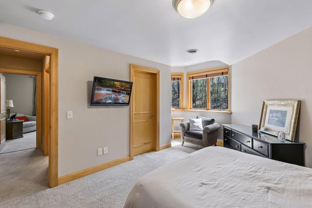 23171 Woodland Ridge Drive, Lakeville, MN 55044