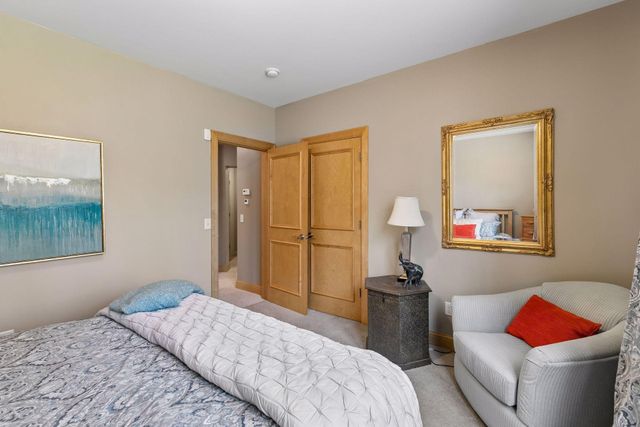 23171 Woodland Ridge Drive, Lakeville, MN 55044