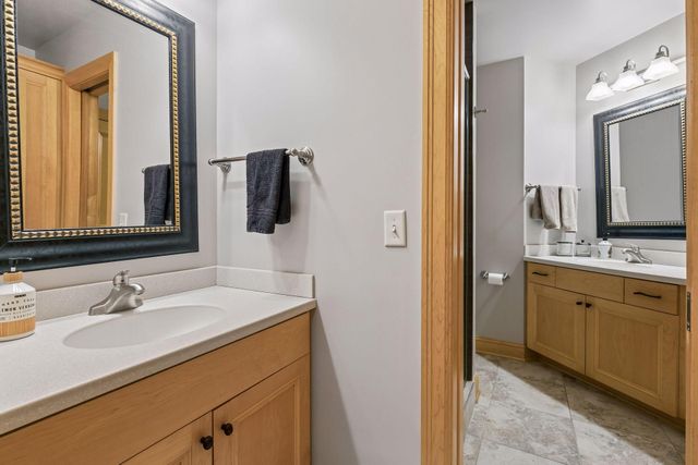 23171 Woodland Ridge Drive, Lakeville, MN 55044