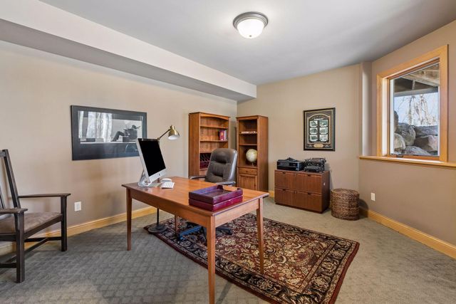 23171 Woodland Ridge Drive, Lakeville, MN 55044