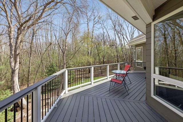 23171 Woodland Ridge Drive, Lakeville, MN 55044