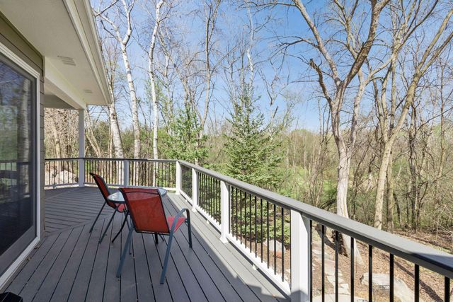 23171 Woodland Ridge Drive, Lakeville, MN 55044