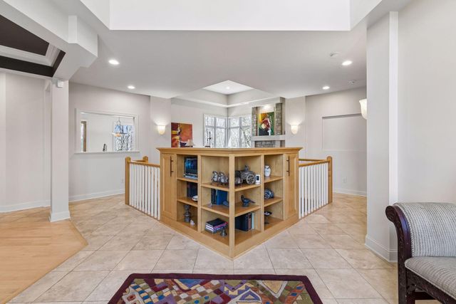 23171 Woodland Ridge Drive, Lakeville, MN 55044