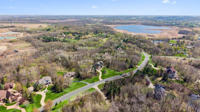 23171 Woodland Ridge Drive, Lakeville, MN 55044