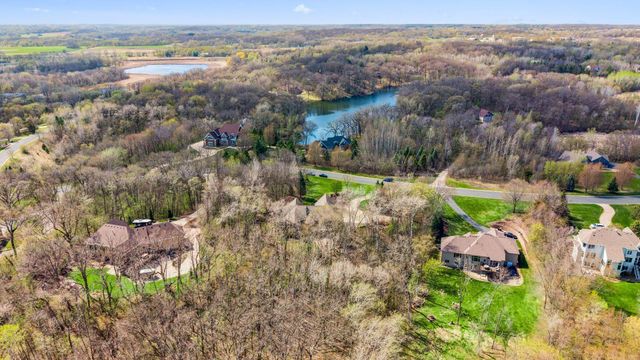 23171 Woodland Ridge Drive, Lakeville, MN 55044