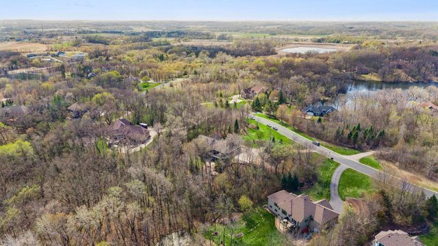 23171 Woodland Ridge Drive, Lakeville, MN 55044
