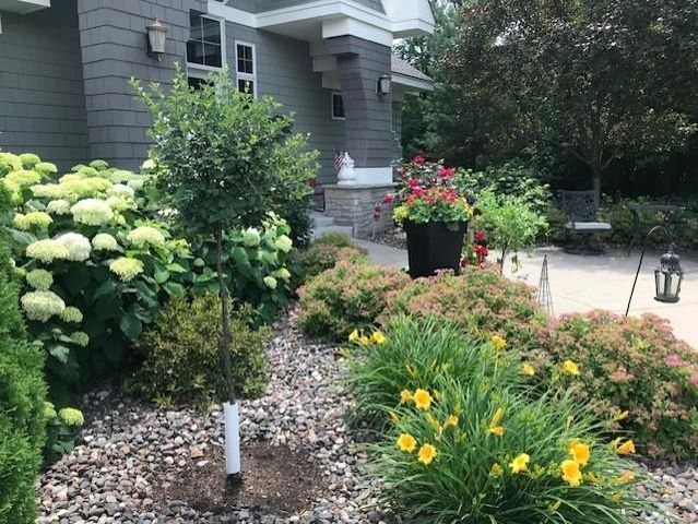 23171 Woodland Ridge Drive, Lakeville, MN 55044