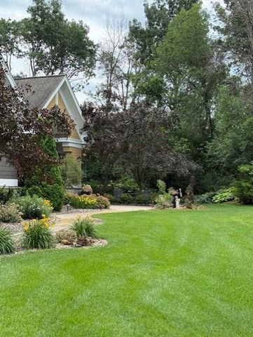 23171 Woodland Ridge Drive, Lakeville, MN 55044