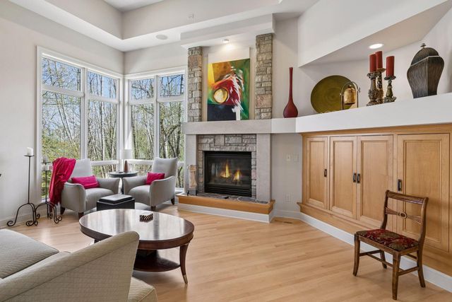 23171 Woodland Ridge Drive, Lakeville, MN 55044