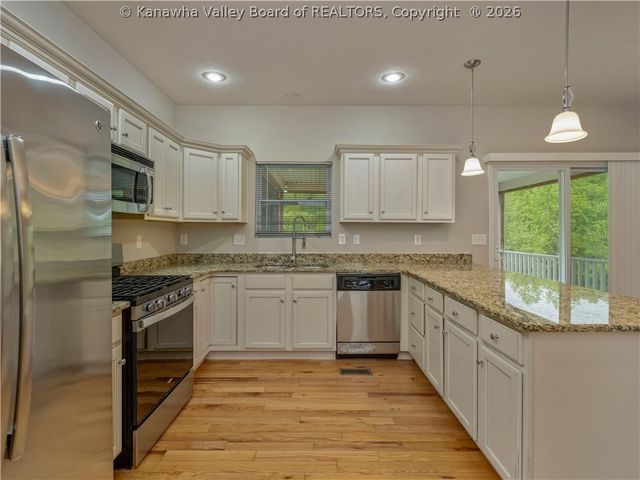 39 Anchors Cove, Charleston, WV 25302
