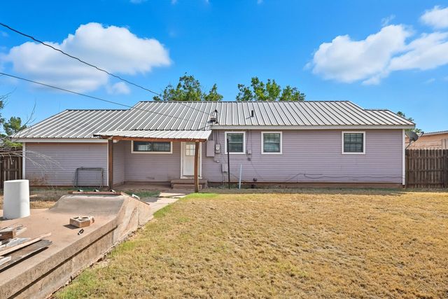 1452 Mccarty Street, Aspermont, TX 79502