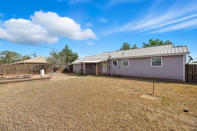 1452 Mccarty Street, Aspermont, TX 79502