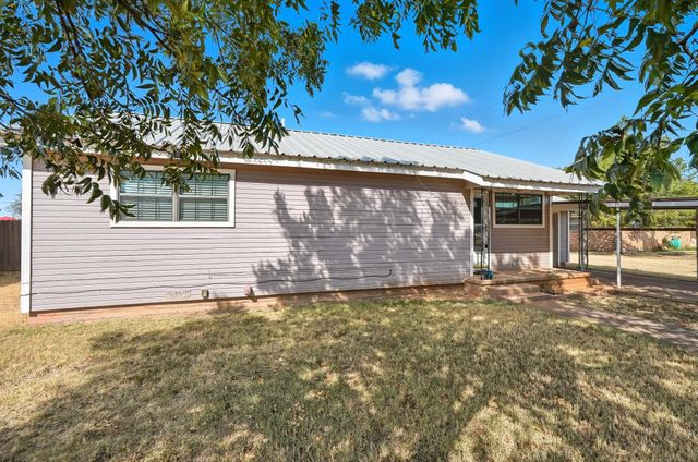 1452 Mccarty Street, Aspermont, TX 79502