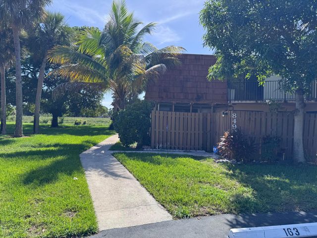 8492 S Coral Circle, North Lauderdale, FL 33068