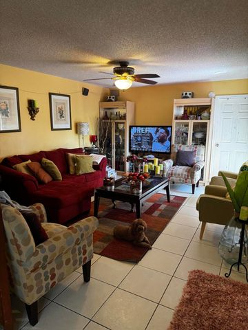 8492 S Coral Circle, North Lauderdale, FL 33068
