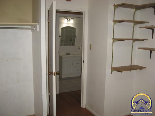 3100 SW Meadow LN, Topeka, KS 66614