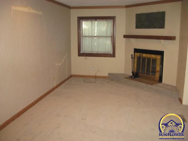 3100 SW Meadow LN, Topeka, KS 66614