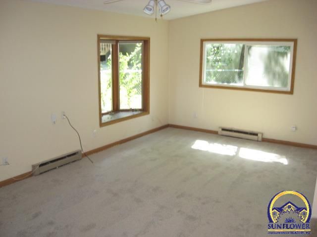 3100 SW Meadow LN, Topeka, KS 66614