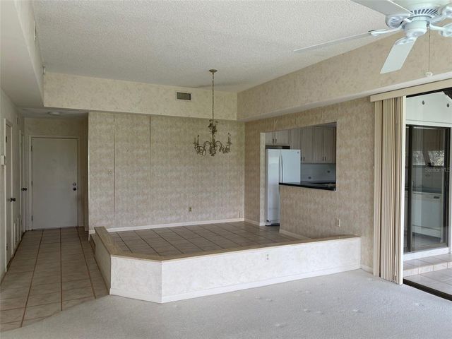 2221 MEADOWLAKE COURT, Sarasota, FL 34235