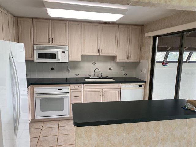 2221 MEADOWLAKE COURT, Sarasota, FL 34235