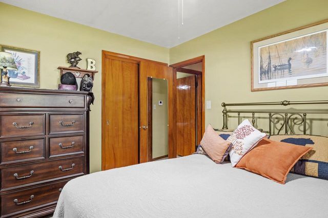2211 Pleasant AVENUE, New Holstein, WI 53061