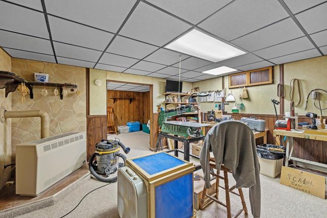 2211 Pleasant AVENUE, New Holstein, WI 53061