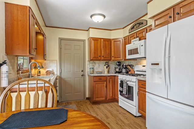 2211 Pleasant AVENUE, New Holstein, WI 53061