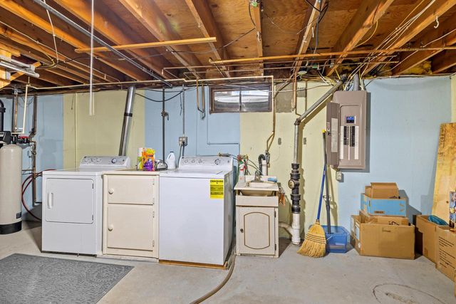 2211 Pleasant AVENUE, New Holstein, WI 53061