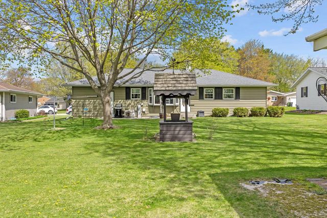 2211 Pleasant AVENUE, New Holstein, WI 53061