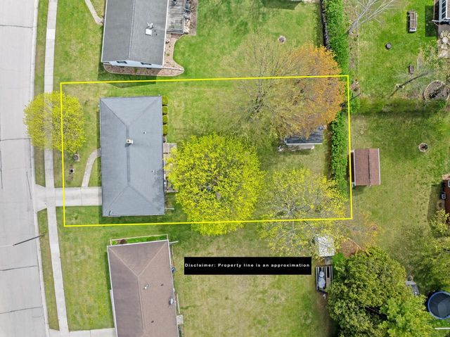 2211 Pleasant AVENUE, New Holstein, WI 53061