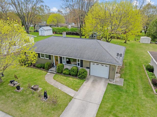 2211 Pleasant AVENUE, New Holstein, WI 53061