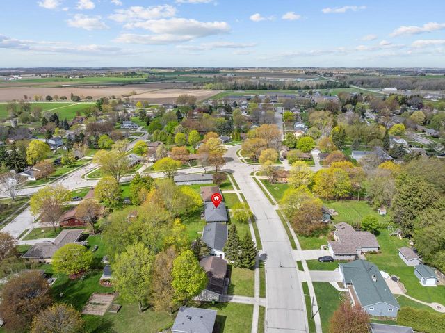 2211 Pleasant AVENUE, New Holstein, WI 53061