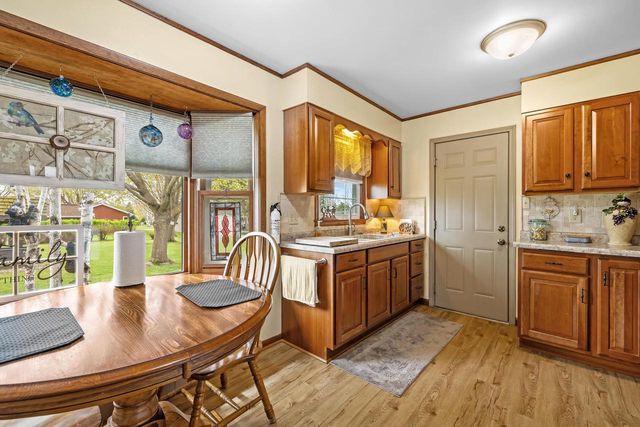 2211 Pleasant AVENUE, New Holstein, WI 53061