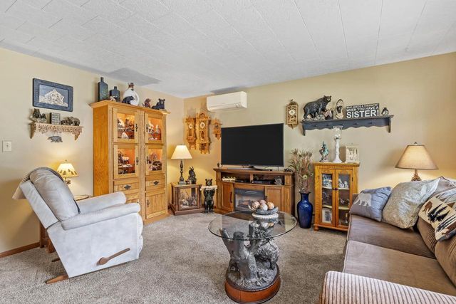 2211 Pleasant AVENUE, New Holstein, WI 53061