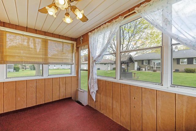 2211 Pleasant AVENUE, New Holstein, WI 53061