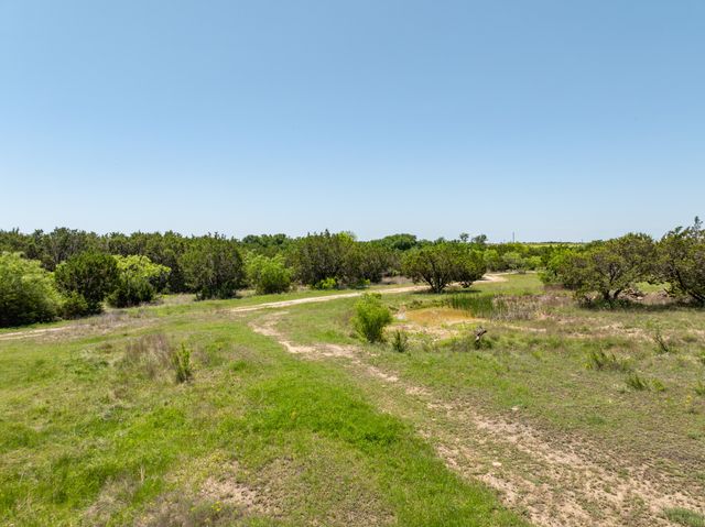 1960 W McCaleb Lane, Hamilton, TX 76531