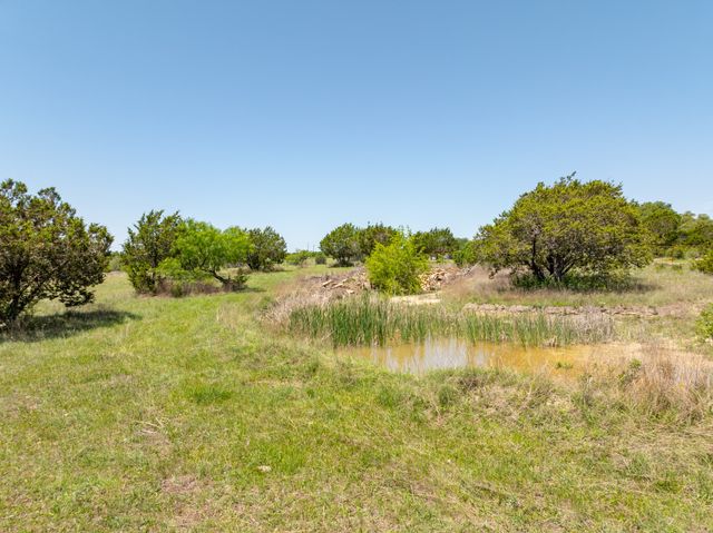 1960 W McCaleb Lane, Hamilton, TX 76531