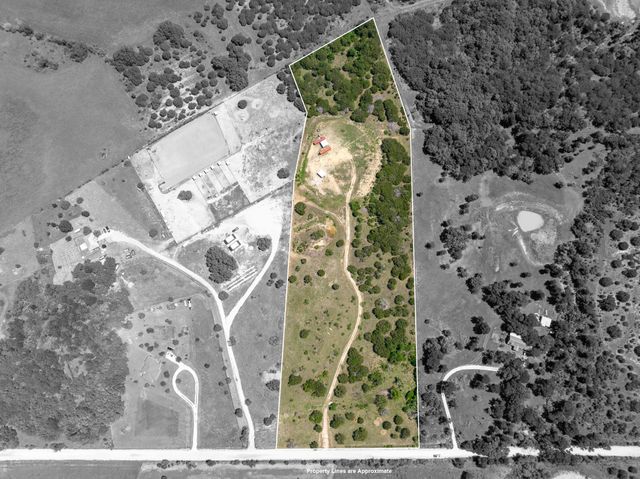 1960 W McCaleb Lane, Hamilton, TX 76531