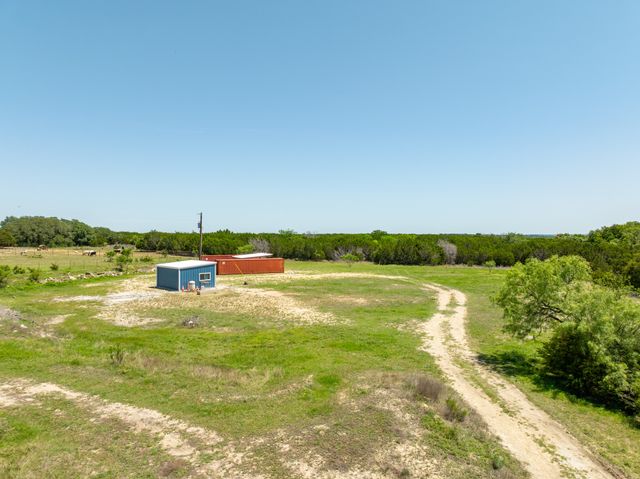 1960 W McCaleb Lane, Hamilton, TX 76531