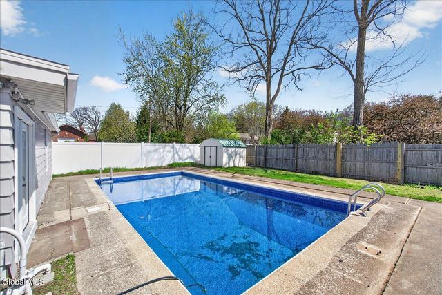 5 Marquette Avenue, Colonie, NY 12110