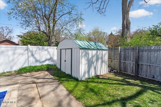 5 Marquette Avenue, Colonie, NY 12110