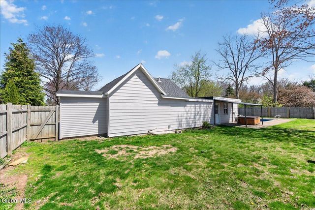 5 Marquette Avenue, Colonie, NY 12110